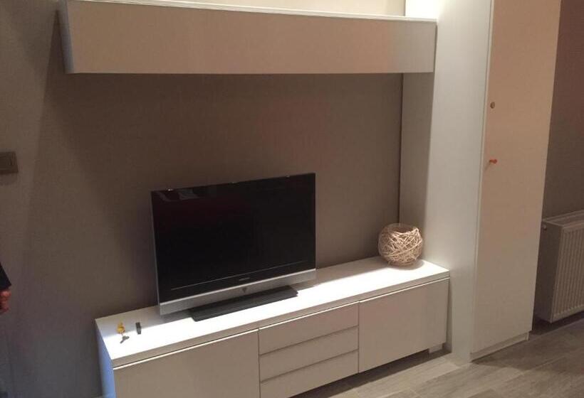 تختخواب و صبحانه Suite 11