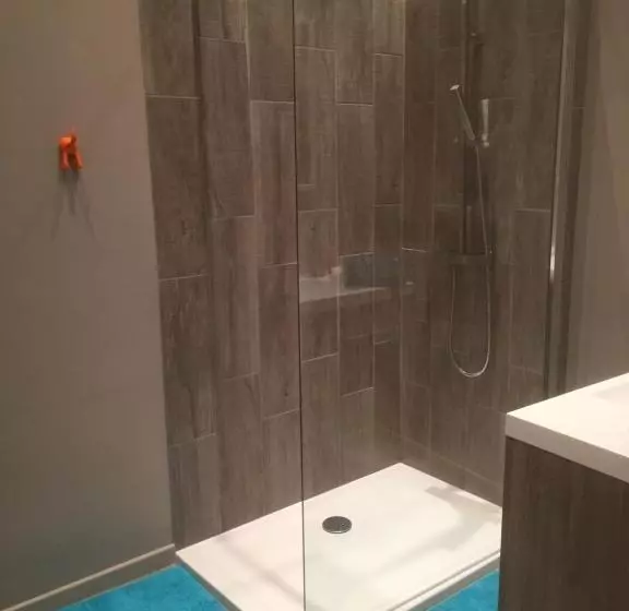 تختخواب و صبحانه Suite 11