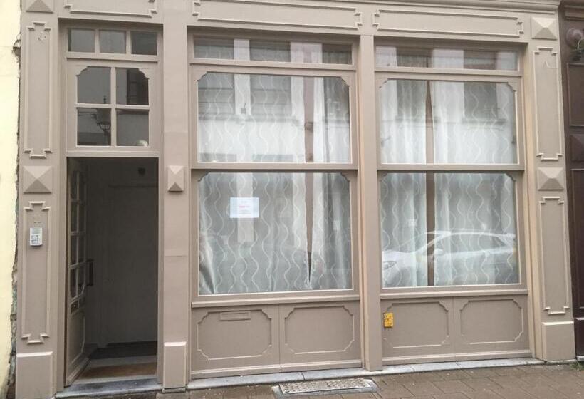 تختخواب و صبحانه Suite 11