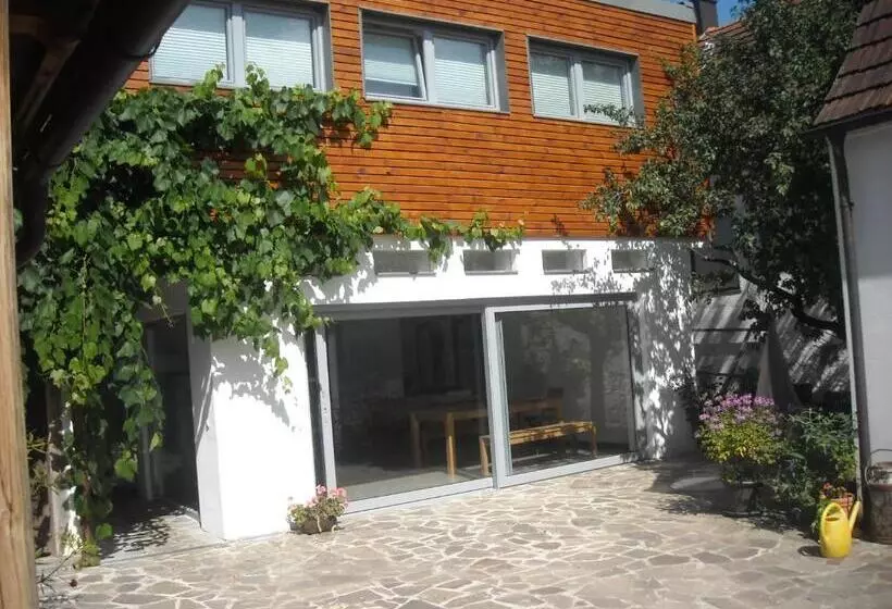 Aamiaismajoitus (B&B) Weinek S Kellerstöckl U. Lodge