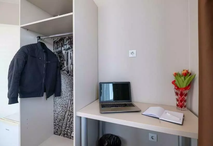 Blue Label Apart House