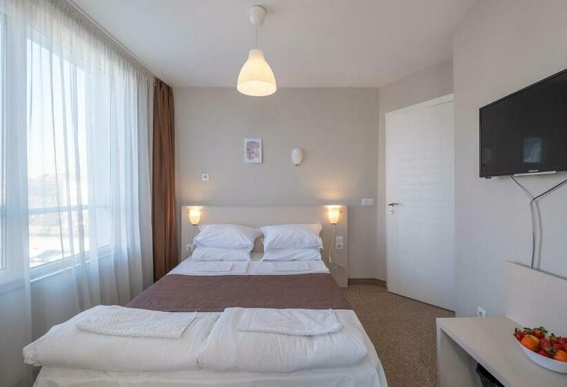 Blue Label Apart House