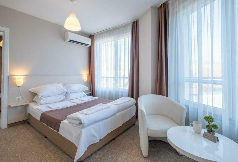 Blue Label Apart House