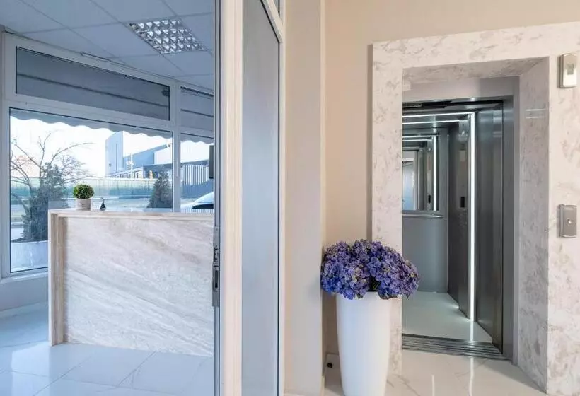 Blue Label Apart House