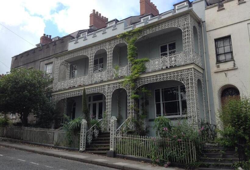 膳宿费 8a Spring Gardens