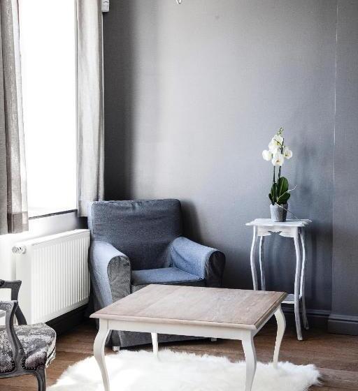 민박 La Maison En Pierre