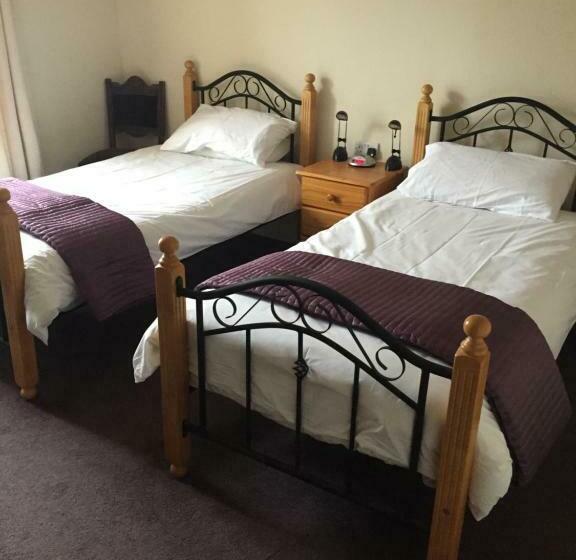 住宿加早餐 O Loughlin S Bar