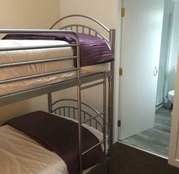 住宿加早餐 O Loughlin S Bar