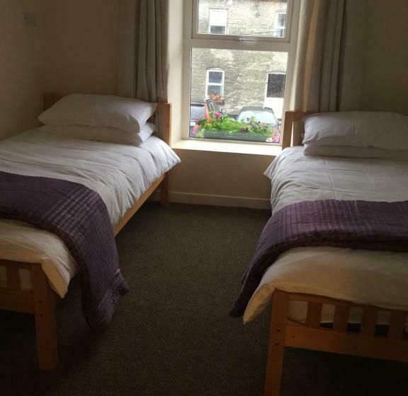 住宿加早餐 O Loughlin S Bar