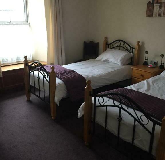 住宿加早餐 O Loughlin S Bar