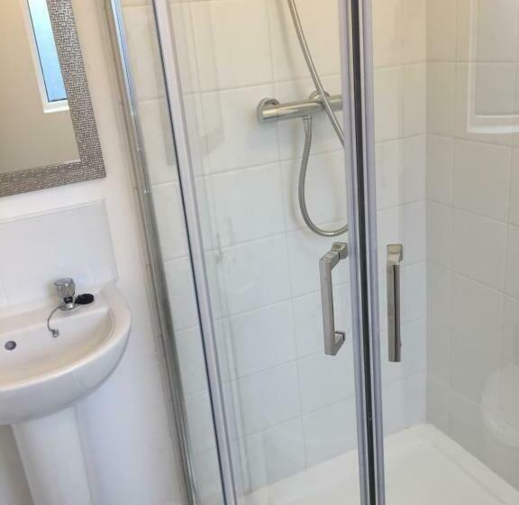 住宿加早餐 O Loughlin S Bar