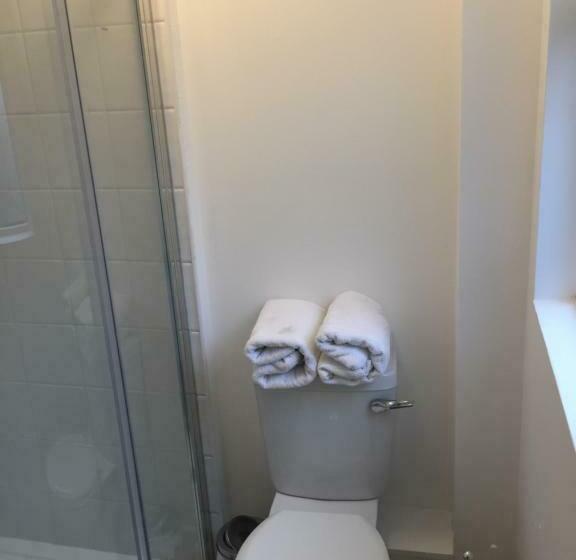 住宿加早餐 O Loughlin S Bar