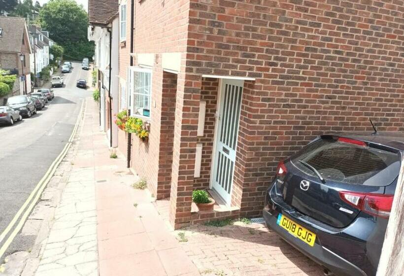 تختخواب و صبحانه Chez Jo Apartments