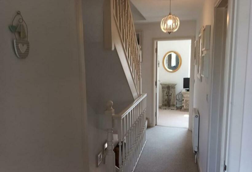 تختخواب و صبحانه Chez Jo Apartments