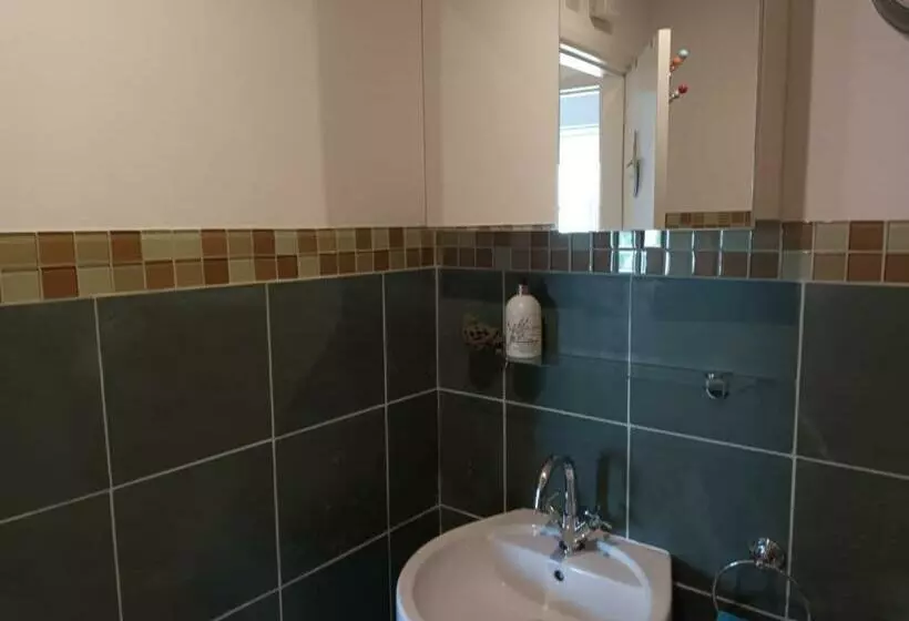 Aamiaismajoitus (B&B) Chez Jo Apartments