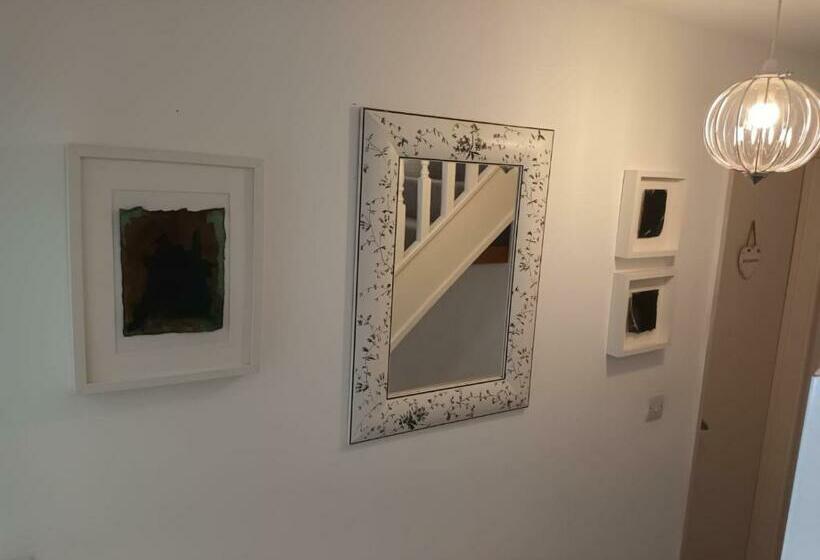 تختخواب و صبحانه Chez Jo Apartments