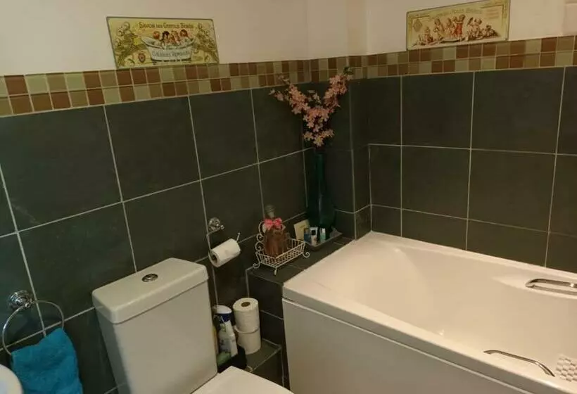 Aamiaismajoitus (B&B) Chez Jo Apartments