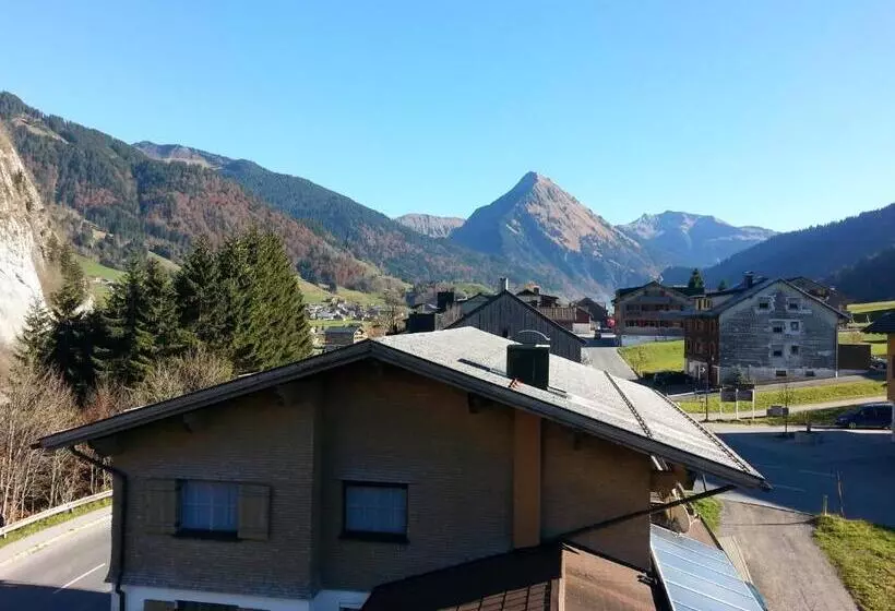 Hotelli Bauernhof Dünser