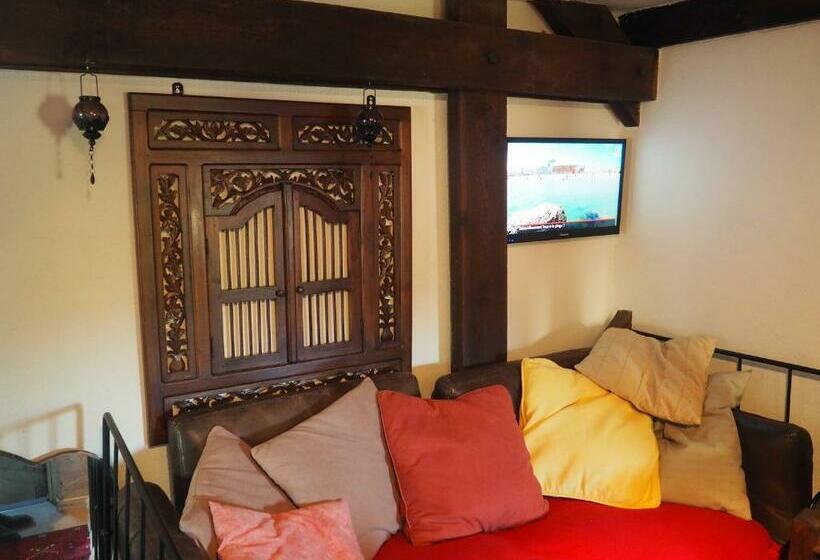 膳宿费 Les Remparts