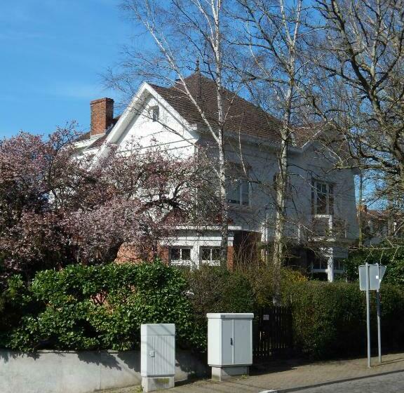 膳宿费 Les Remparts