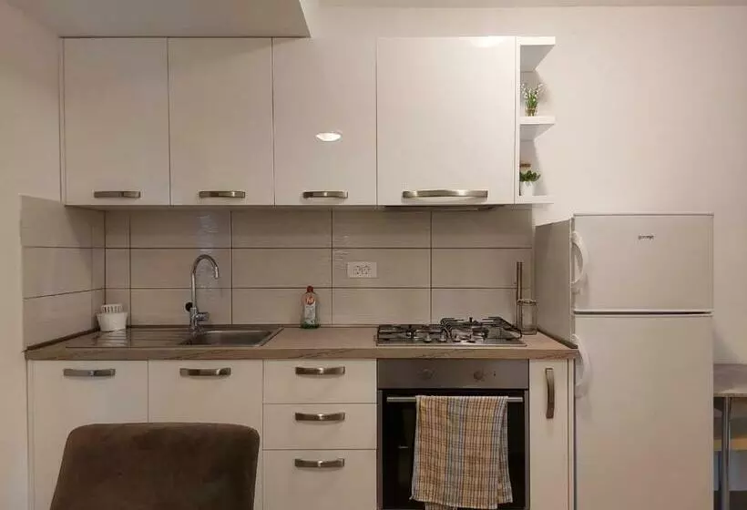 پانسیون Apartment Ana