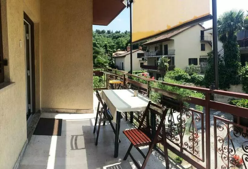 پانسیون Apartment Ana