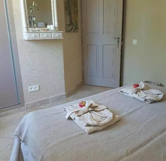 ベッドアンドブレックファースト Fontaine De Cérier