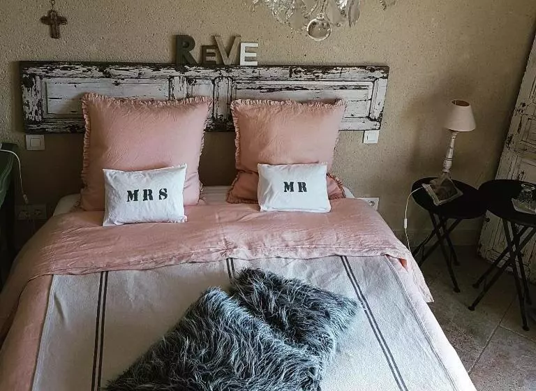 ベッドアンドブレックファースト Fontaine De Cérier