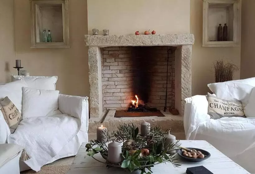 ベッドアンドブレックファースト Fontaine De Cérier