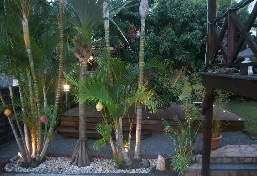 تختخواب و صبحانه Le Rubinjo 2