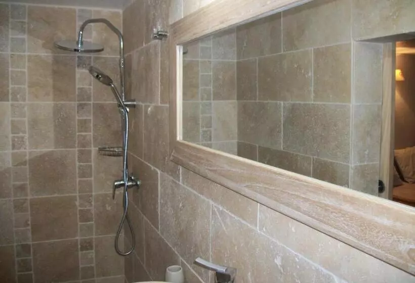 تختخواب و صبحانه Le Rubinjo 2