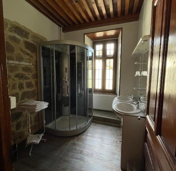 Bed and Breakfast Manoir Du Grail