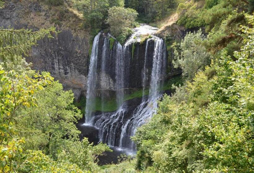Bed and Breakfast Manoir Du Grail
