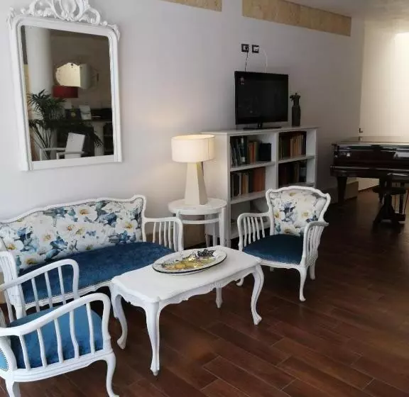 Felicity Residence