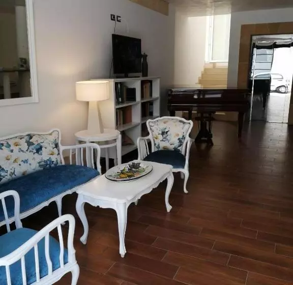 Felicity Residence