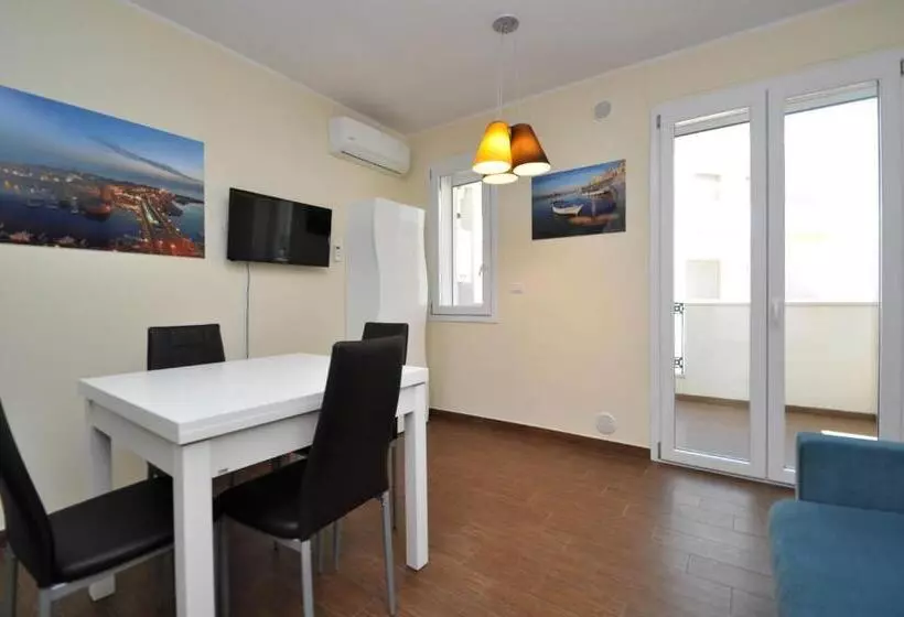 Felicity Residence