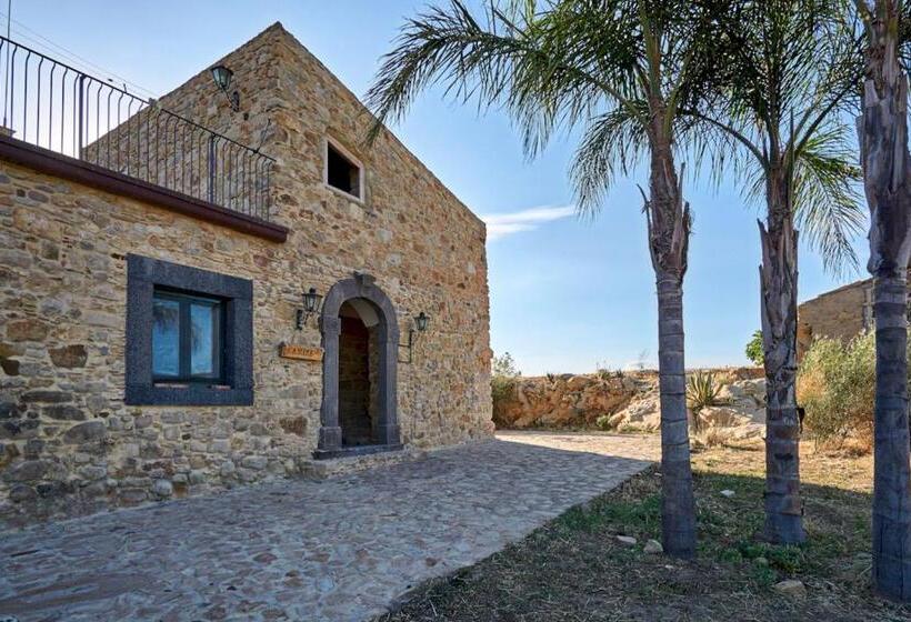 فندق Agriturismo Conte Ruggero