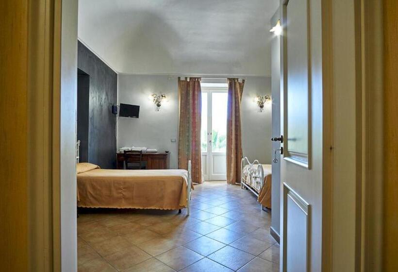 فندق Agriturismo Conte Ruggero