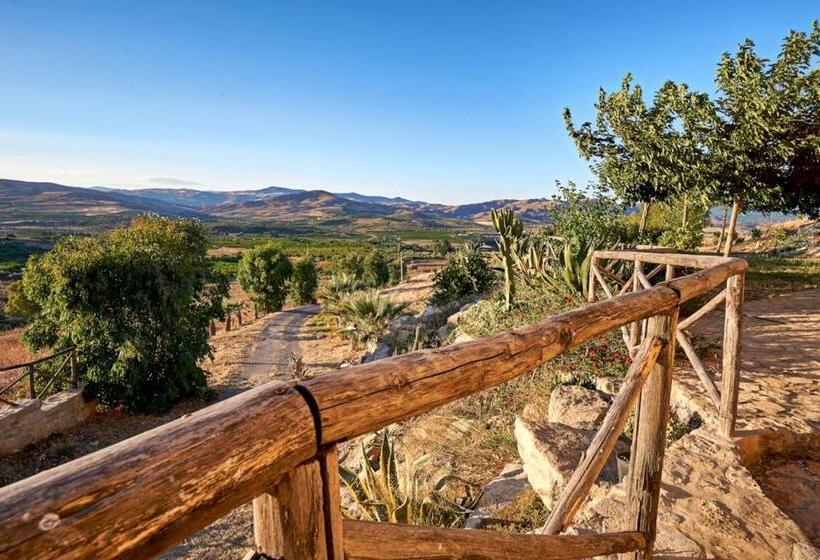 فندق Agriturismo Conte Ruggero