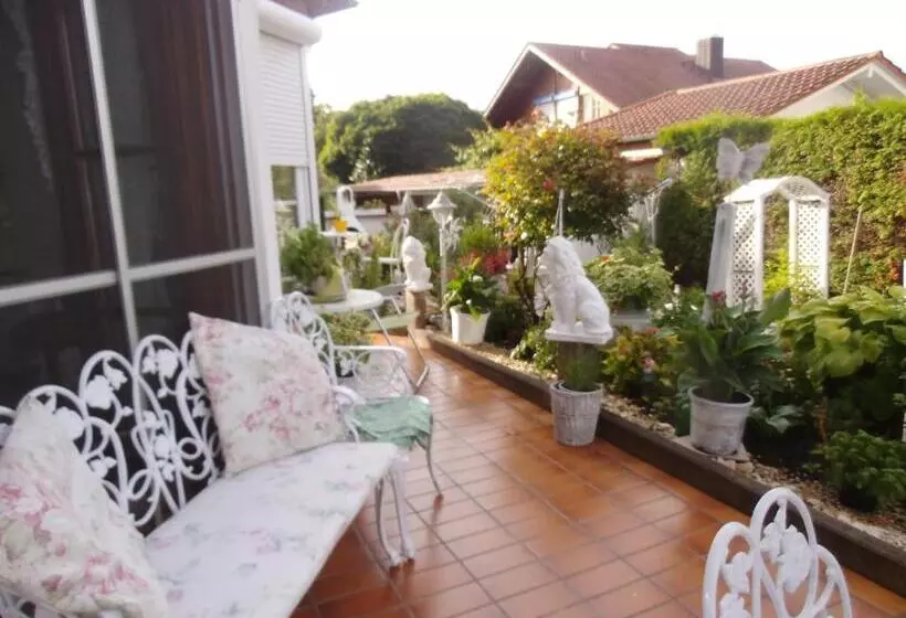 Majatalo Gästehaus Baur