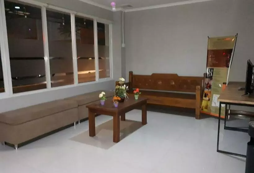 ペンション Melody Guest House Cilegon
