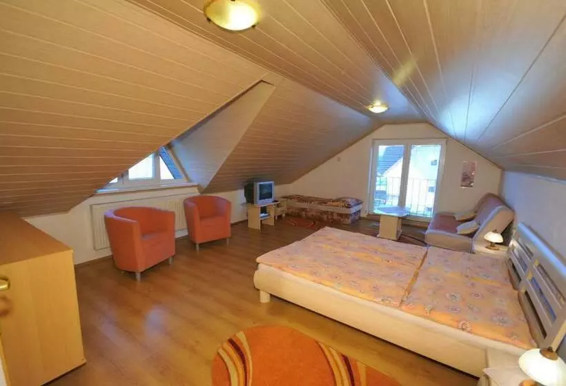Majatalo Penzion Dreveník