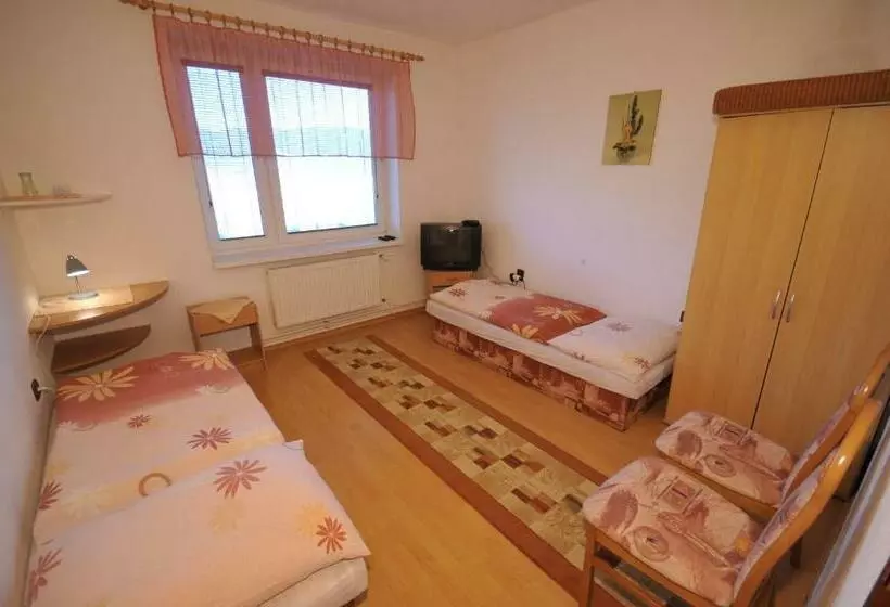 Majatalo Penzion Dreveník