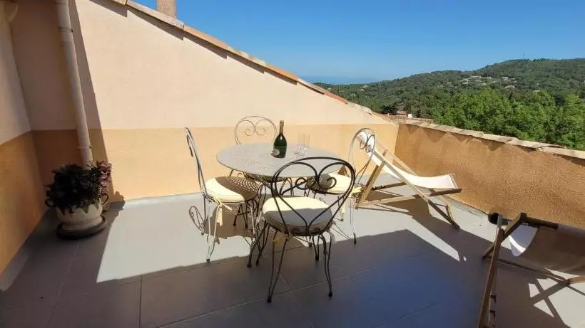 Majatalo Appartements De Charme La Sarrazine