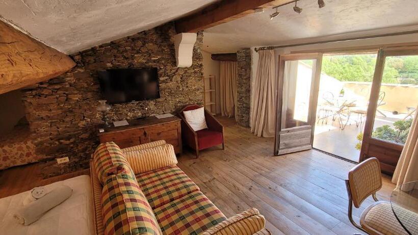 Pensjonat Appartements De Charme La Sarrazine