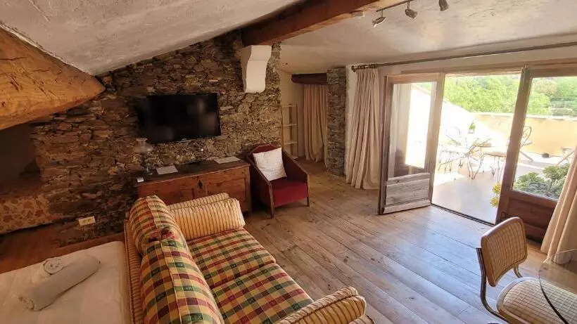 Majatalo Appartements De Charme La Sarrazine