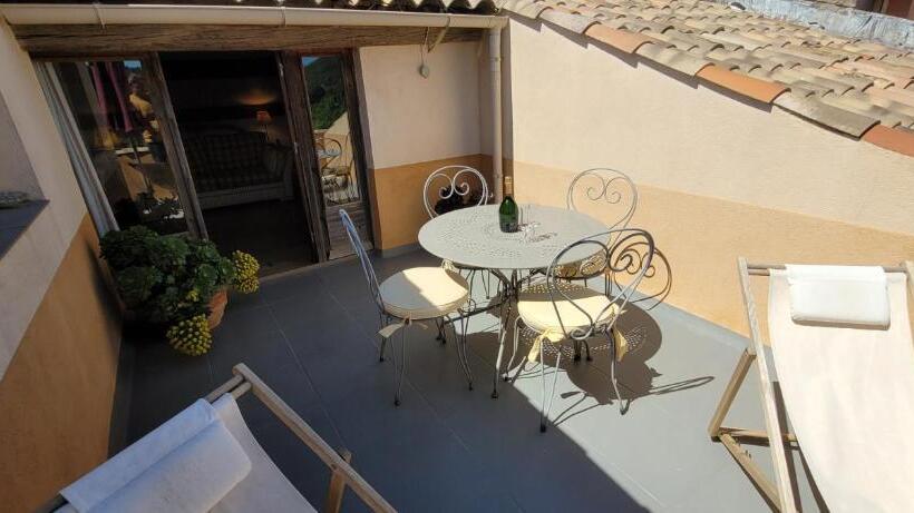 Pensjonat Appartements De Charme La Sarrazine