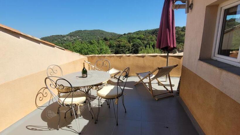 Pensjonat Appartements De Charme La Sarrazine