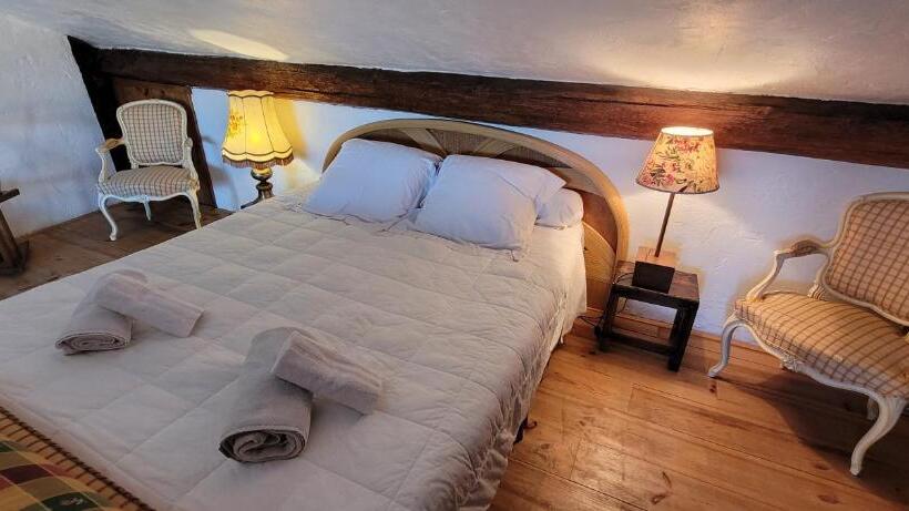 Pensjonat Appartements De Charme La Sarrazine