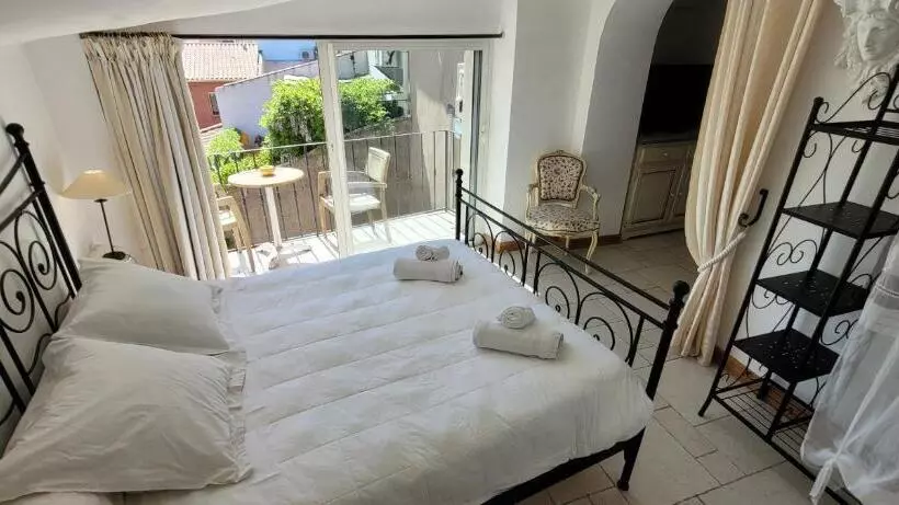 Majatalo Appartements De Charme La Sarrazine